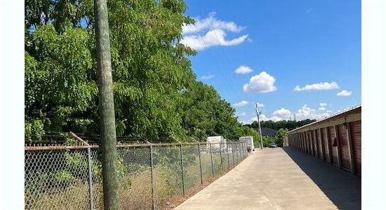 Self storage units in Clarksville, TN